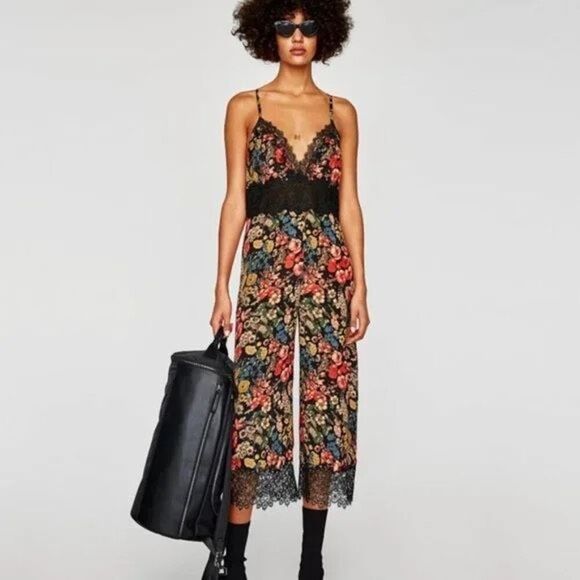 Zara lace insert floral cropped jumpsuit‎ - Picture 1 of 5